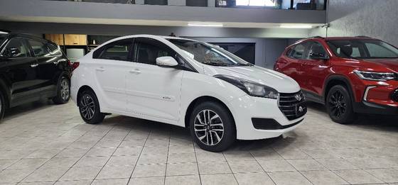 HYUNDAI HB20S 1.6 COMFORT PLUS 16V FLEX 4P AUTOMÁTICO